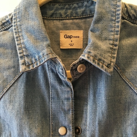 Gap Chambray Denim Button Up - Picture 4 of 6